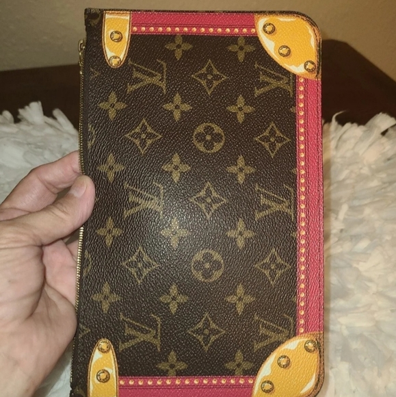 Copy - ✨💕LV Pouch Neverfull Limited edition Summer trunks collection 2018✨💕 - Picture 7 of 11